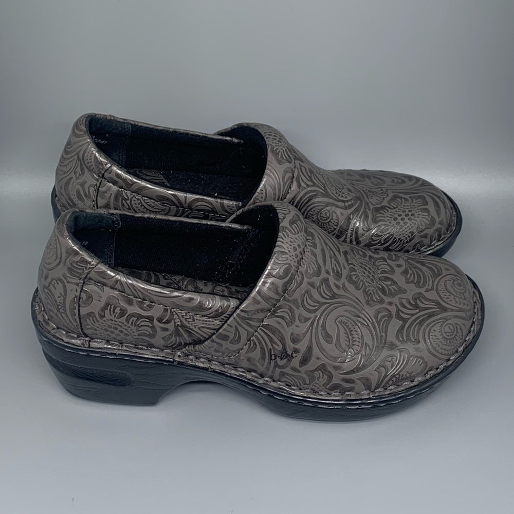BOC Born Peggy Grey Tooled Professional Clogs
Women’s Sz 6.5